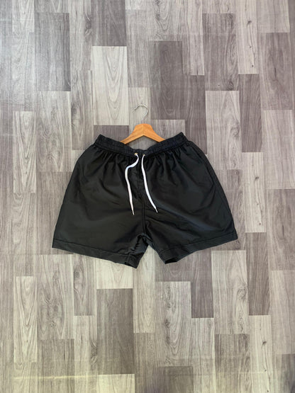 Conjunto-Camiseta de Silencie con pantaloneta Negra